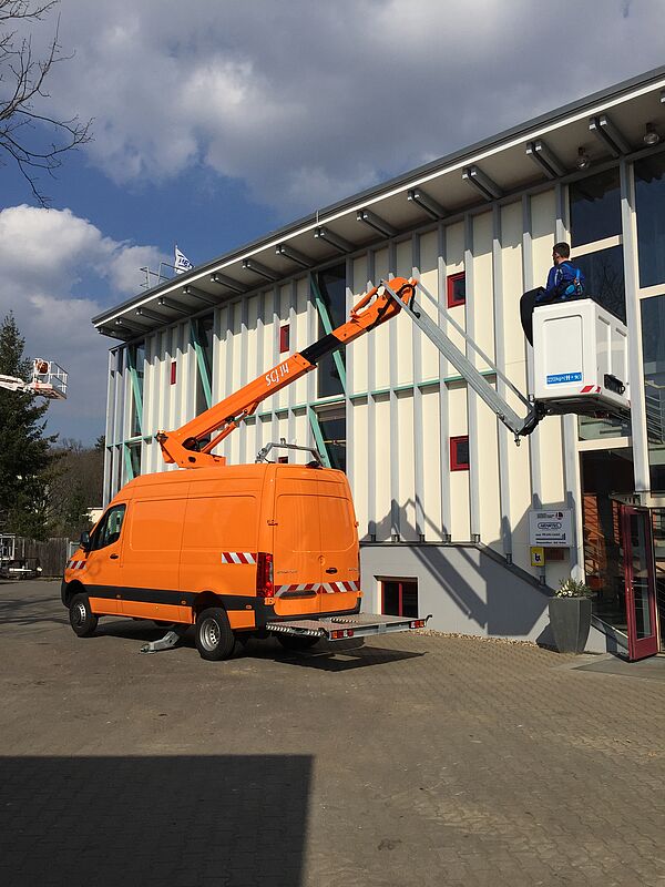 Zuverlässig in jeder Höhe – unsere Hebebühnen im täglichen Einsatz für sichere und effiziente Arbeiten 