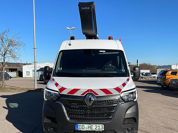 LKW-Arbeitsbühne auf Transporter KLUBB KL32 - Vorderansicht