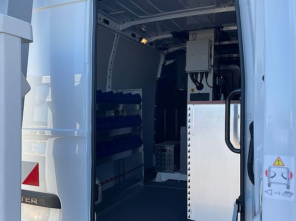 LKW-Arbeitsbühne auf Transporter KLUBB KL32 - Innenausstattung