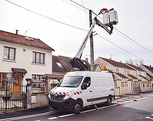KLUBB KL38P – Effiziente Höhenzugangslösung für sichere Arbeiten an Leitungen im Wohngebiet