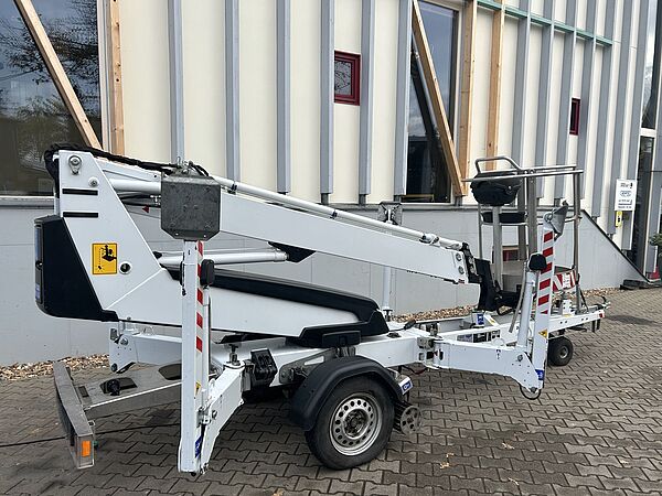 Anhänger Teleskop Arbeitsbühne DINO 120TN - Transportstellung