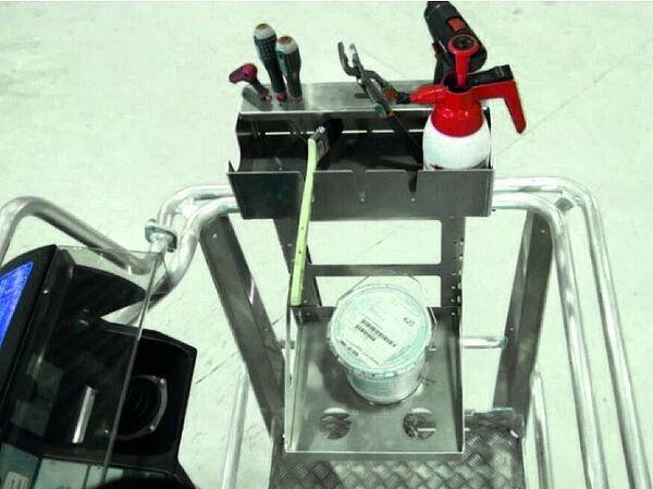 Werkzeugwagen für Wartung und Service – alles griffbereit für effiziente Reparaturarbeiten