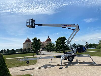 Anhänger Gelenk Teleskop Arbeitsbühne DINO 210XT II